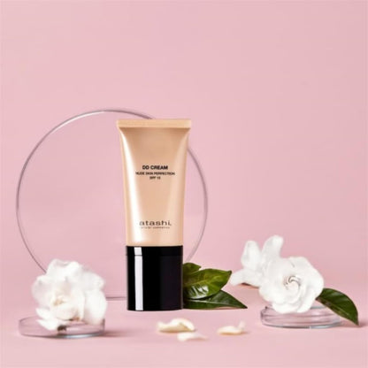 Atashi daily defense cream packaging detailing SPF15 sun protection and retinol ingredients