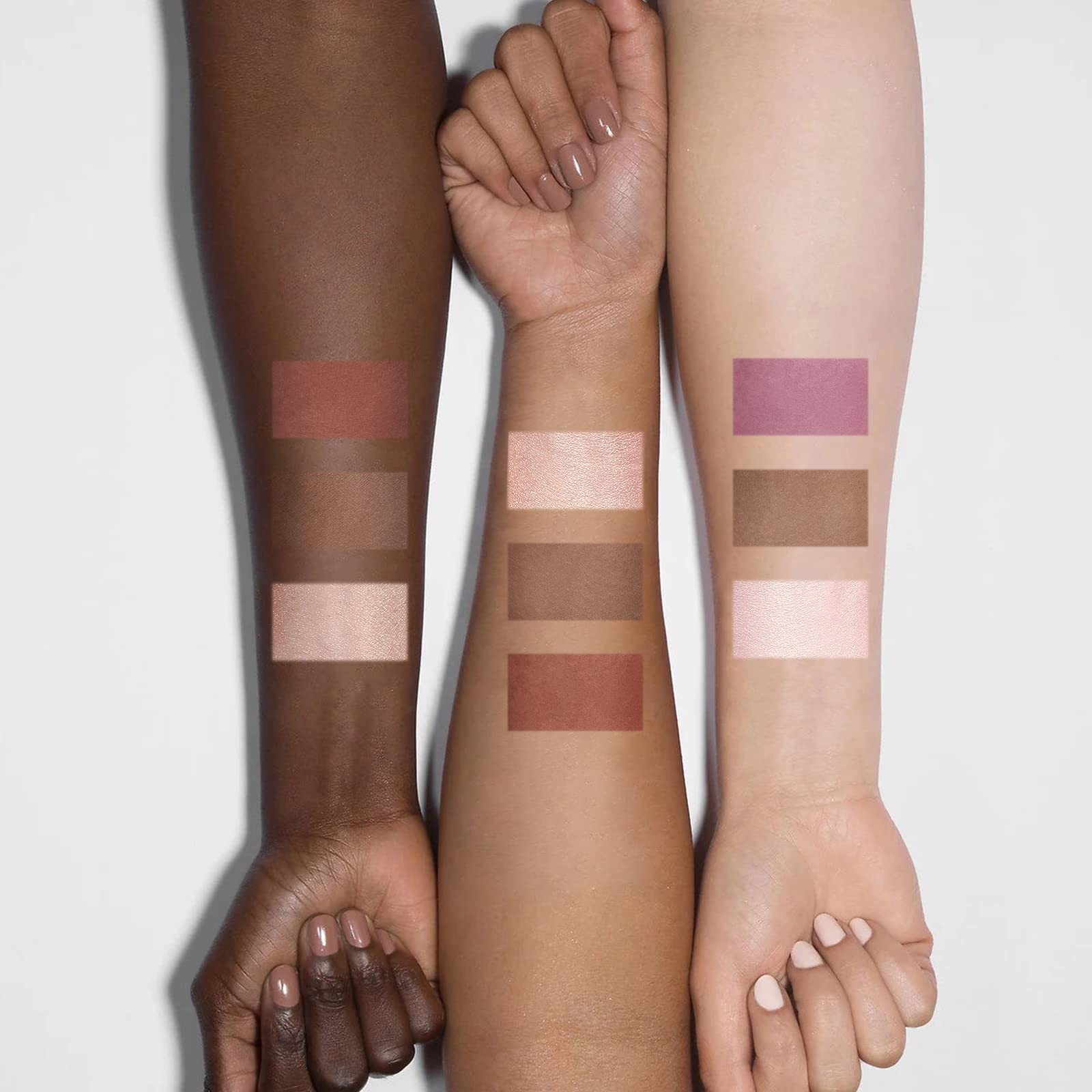FOCALLURE cosmetic face palette layout detailing the matte and shimmer pressed powders