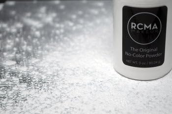 RCMA translucent setting powder texture demonstration