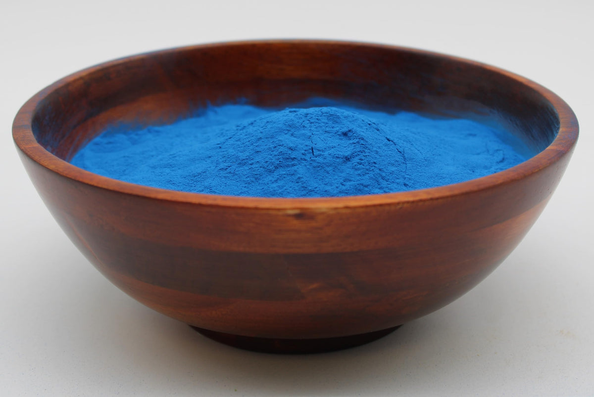 Rich phycocyanin extract powder for immune support and vegan lattes