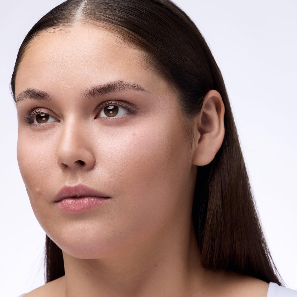 Catrice Under Eye Brightener Setting Powder texture swatch on skin