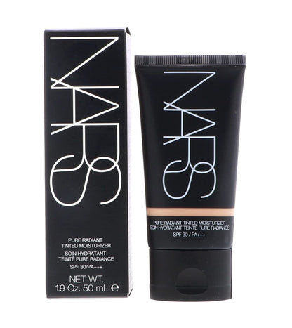 NARS St Moritz golden undertone tinted cream texture smudge close up