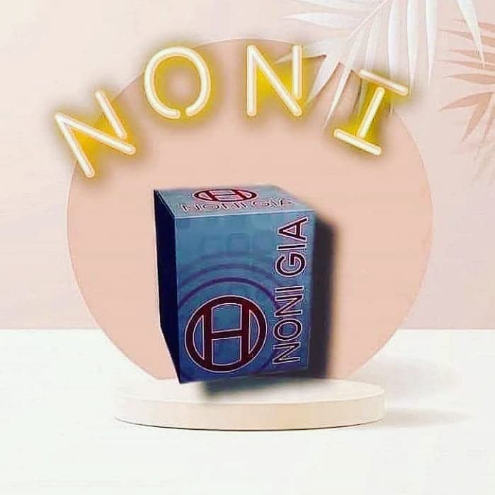 Close-up of Noni Gia antioxidant powder sachet highlighting immune and digestive support benefits.