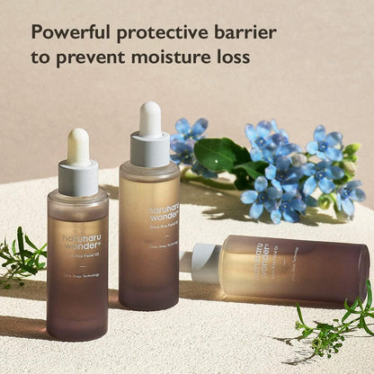 Watery texture of Haruharu Wonder non greasy facial oil being applied