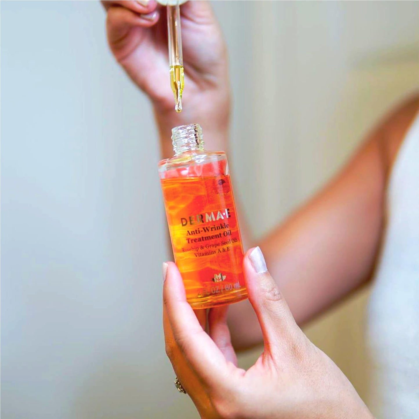 Natural rosehip and grape seed oil complex for dry mature skin