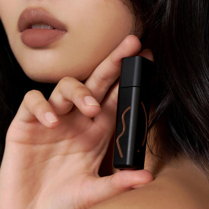 Javin De Seoul Wink Lip Shade Primer semi-matte finish application