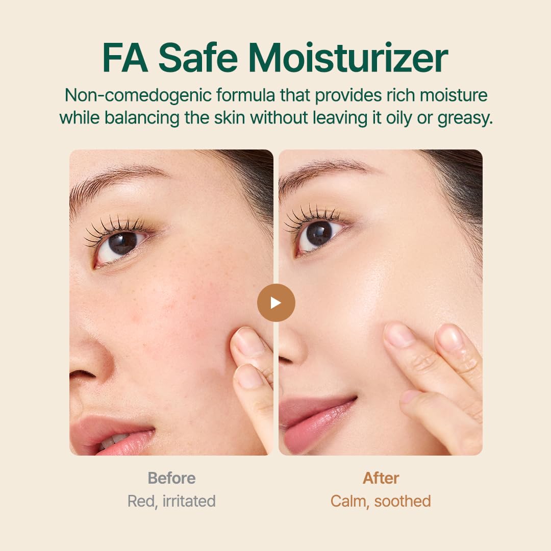 Texture shot of the clear hydrating non-comedogenic gel cream moisturizer