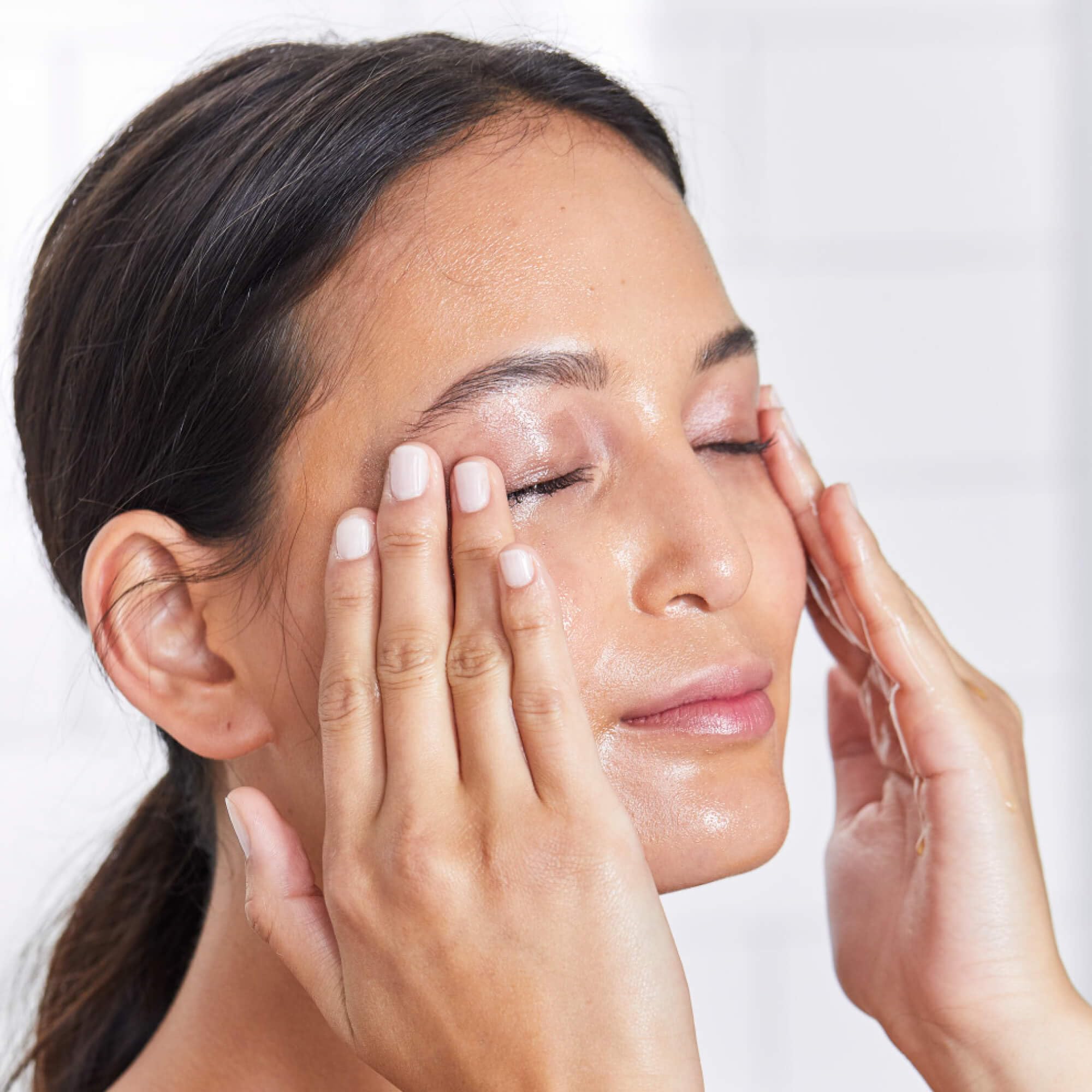 DHC facial cleanser bottle showing antioxidant ingredients