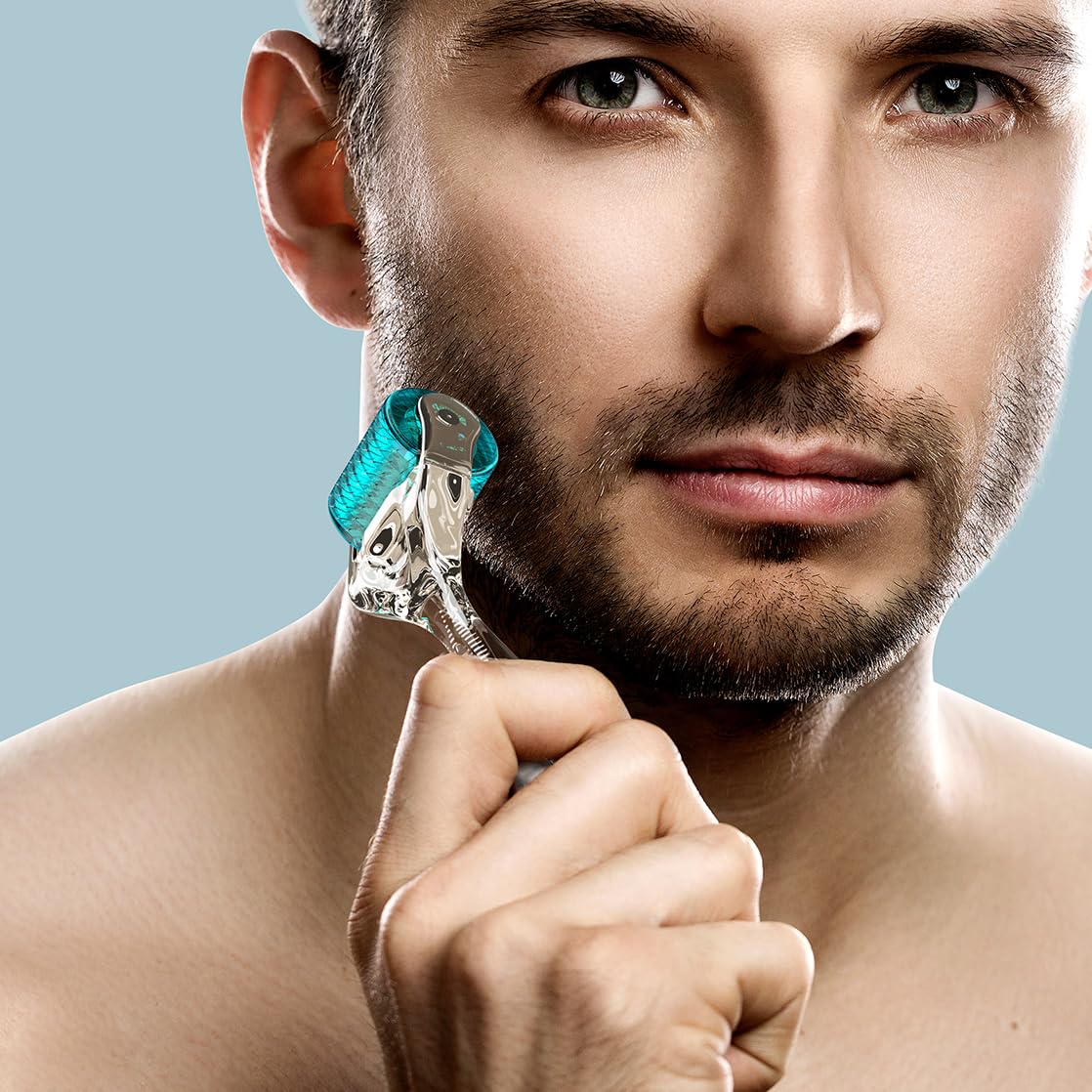 Ergonomic clear handle of the GXBRSY microneedling device being held to demonstrate professional home exfoliation