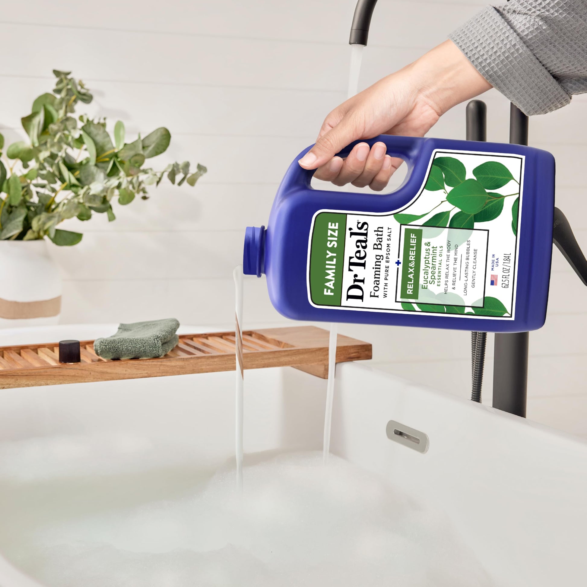 Dr Teal's relaxing bath soak with natural essential oils for self care routine