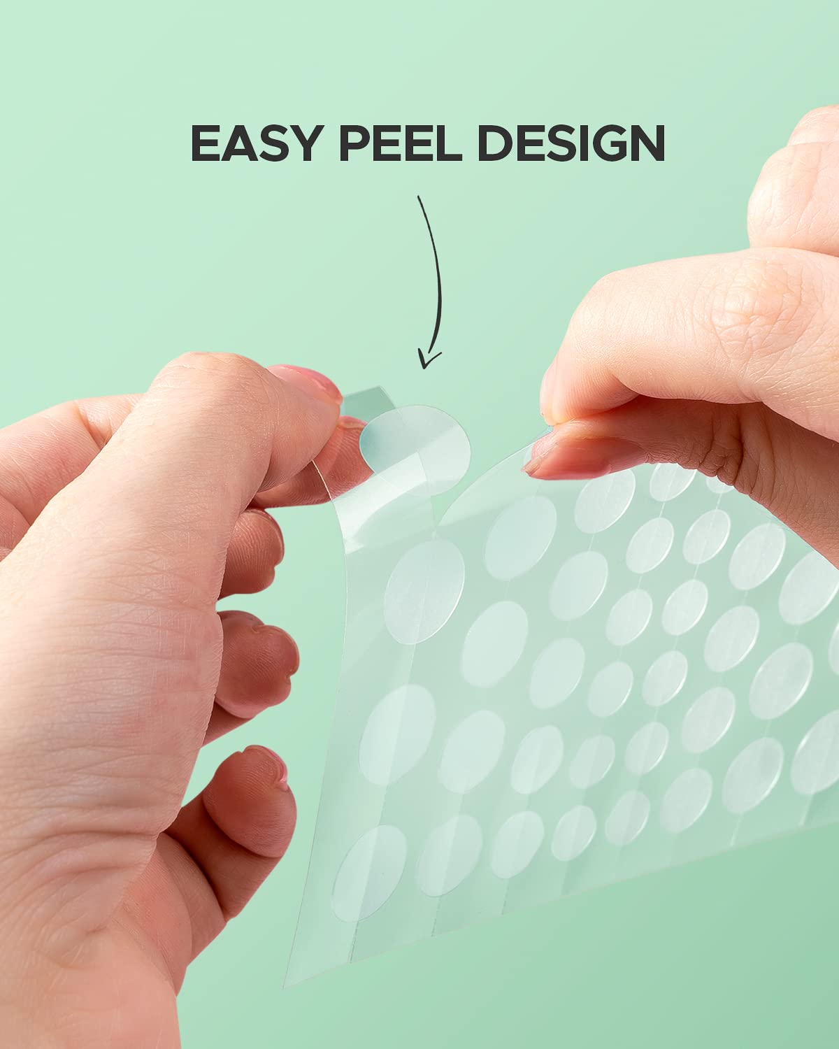 Infographic highlighting the natural tea tree oil and calendula oil ingredients in the zit patches.