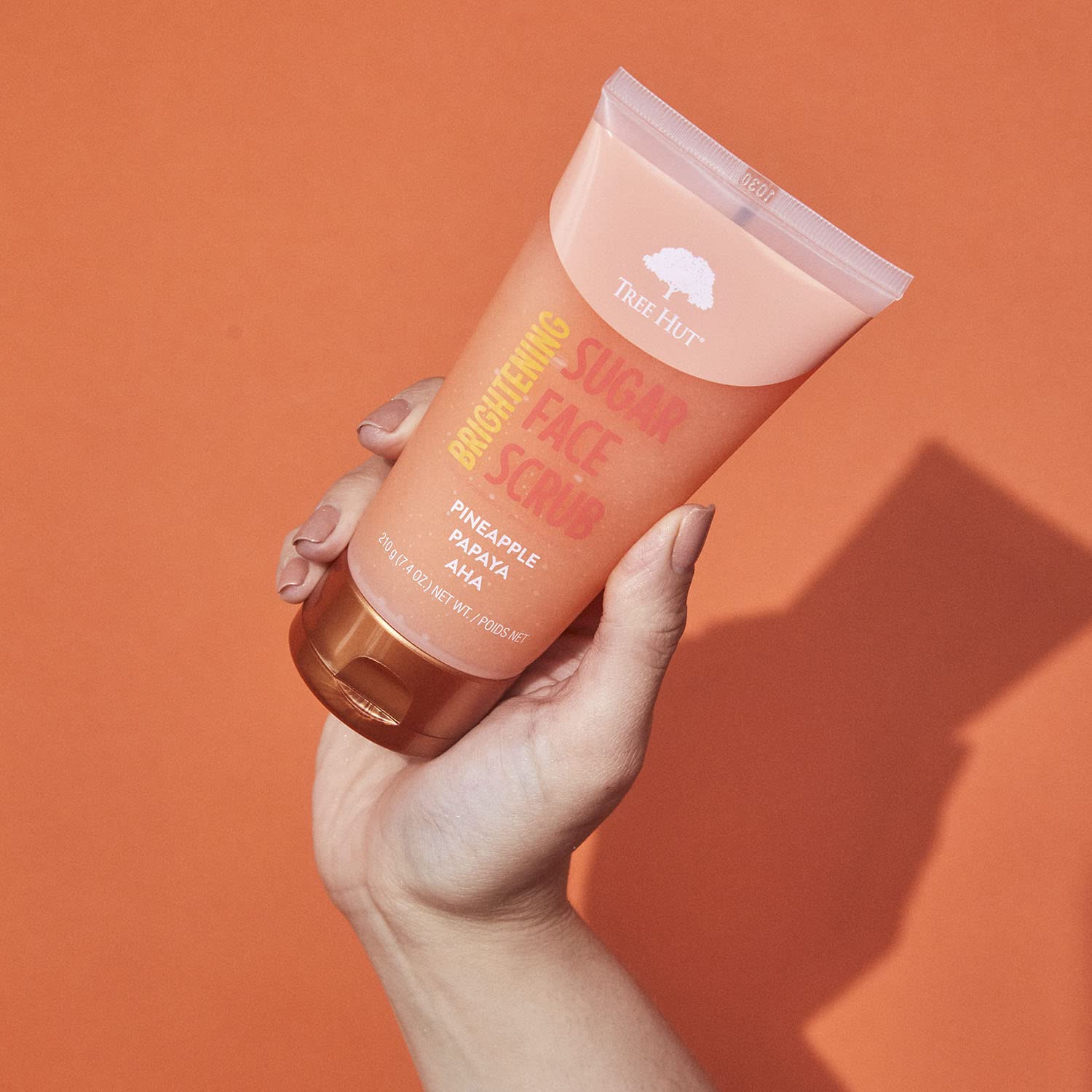 Tree Hut 7.4 fluid ounces brightening face exfoliator cream details