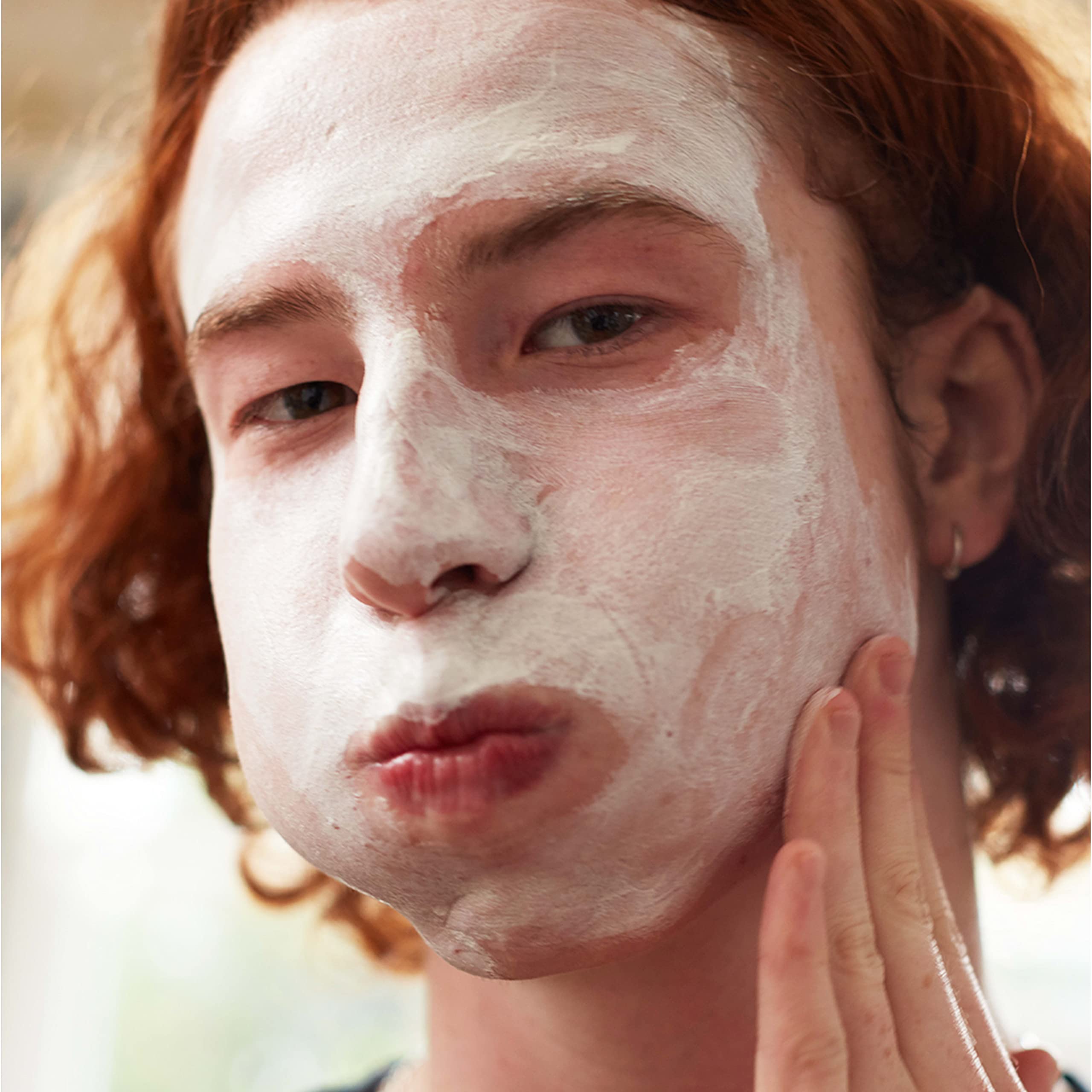 Clean And Clear daily exfoliating facial scrub texture and formula