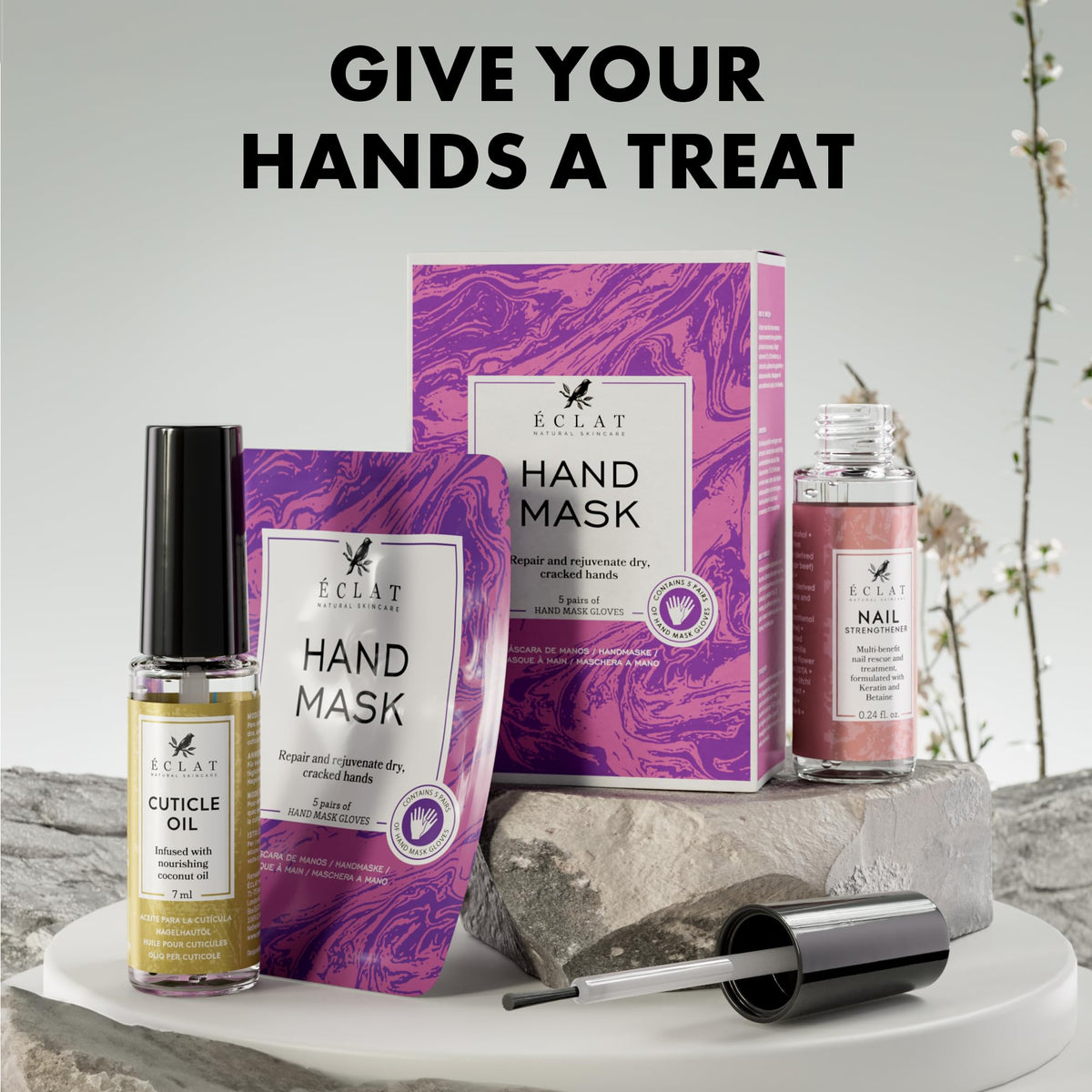 Application demonstration of Eclat Skincare hydrating hand mask