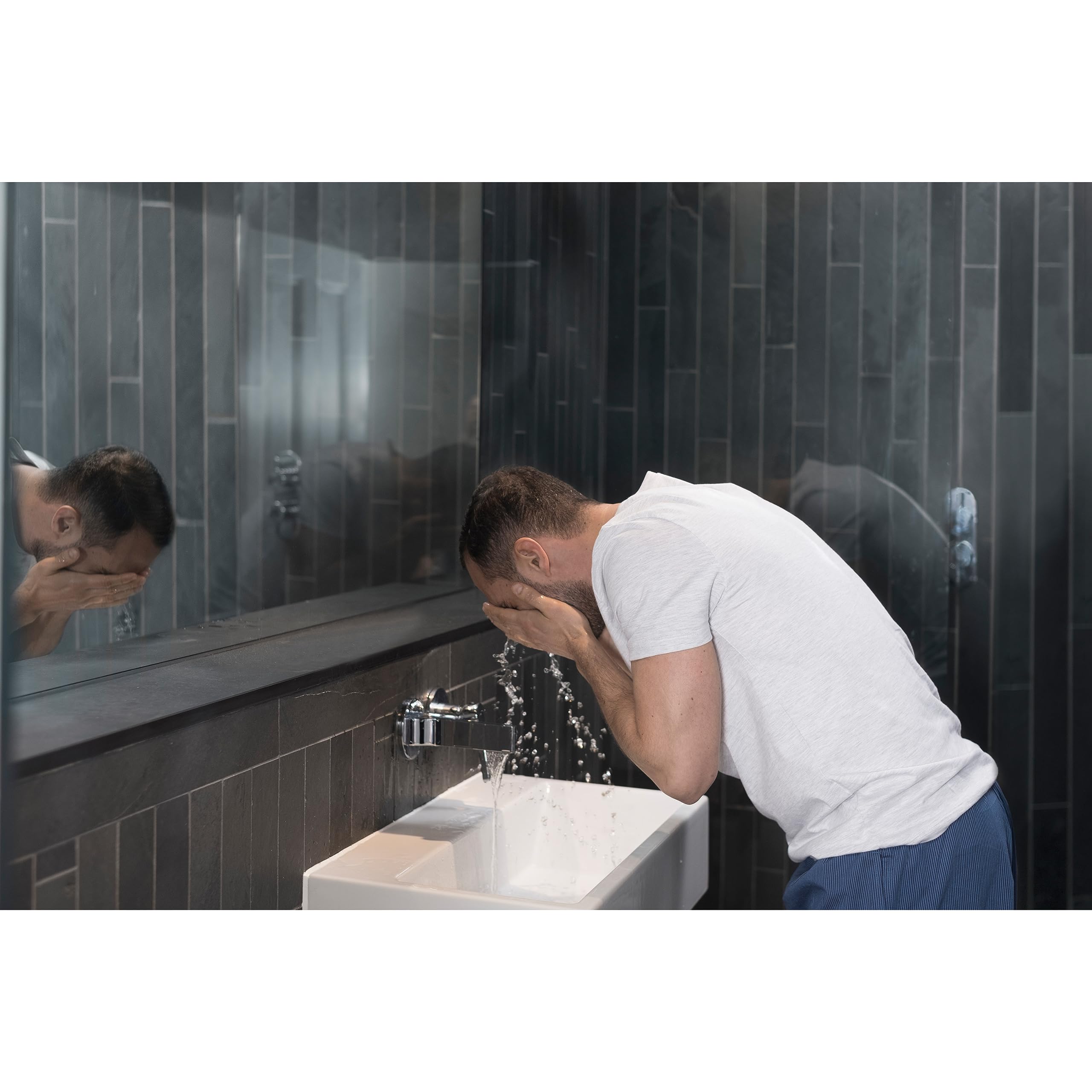 Close up of Dove Men Plus Care face wash cap and bottle design