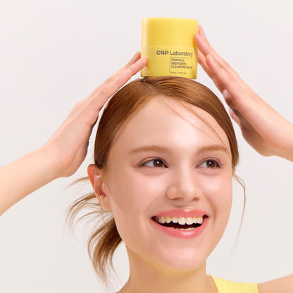Texture of CNP Propolis Deepcerin Cleansing Balm on skin