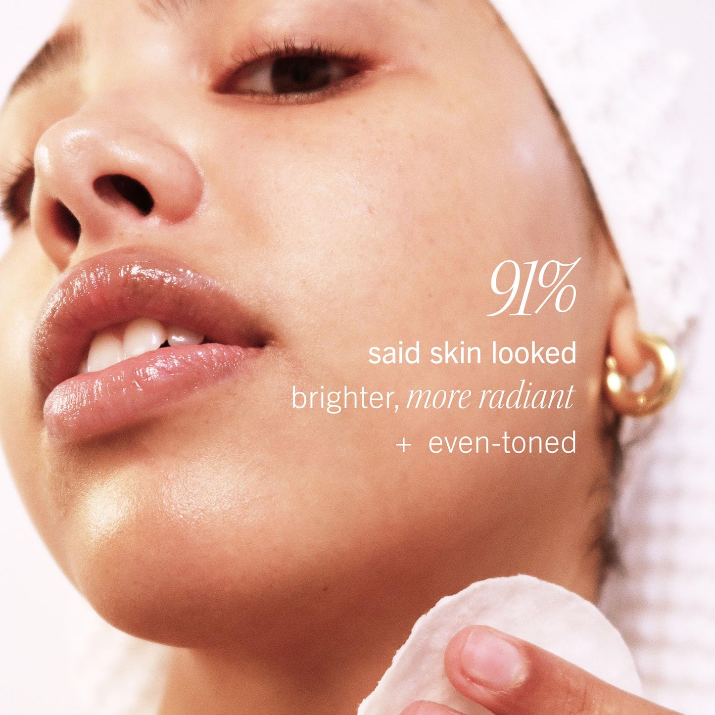 First Aid Beauty Facial Radiance Pads protective seal layout under the lid view