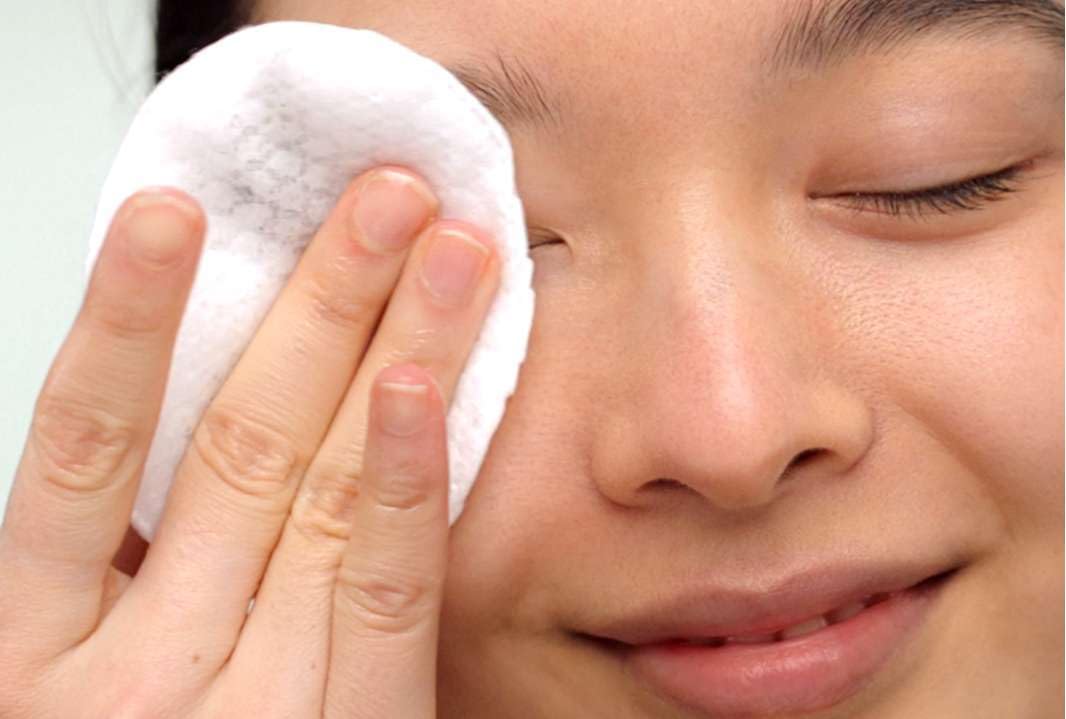 Mario Badescu Cucumber Makeup Remover Cream side profile view