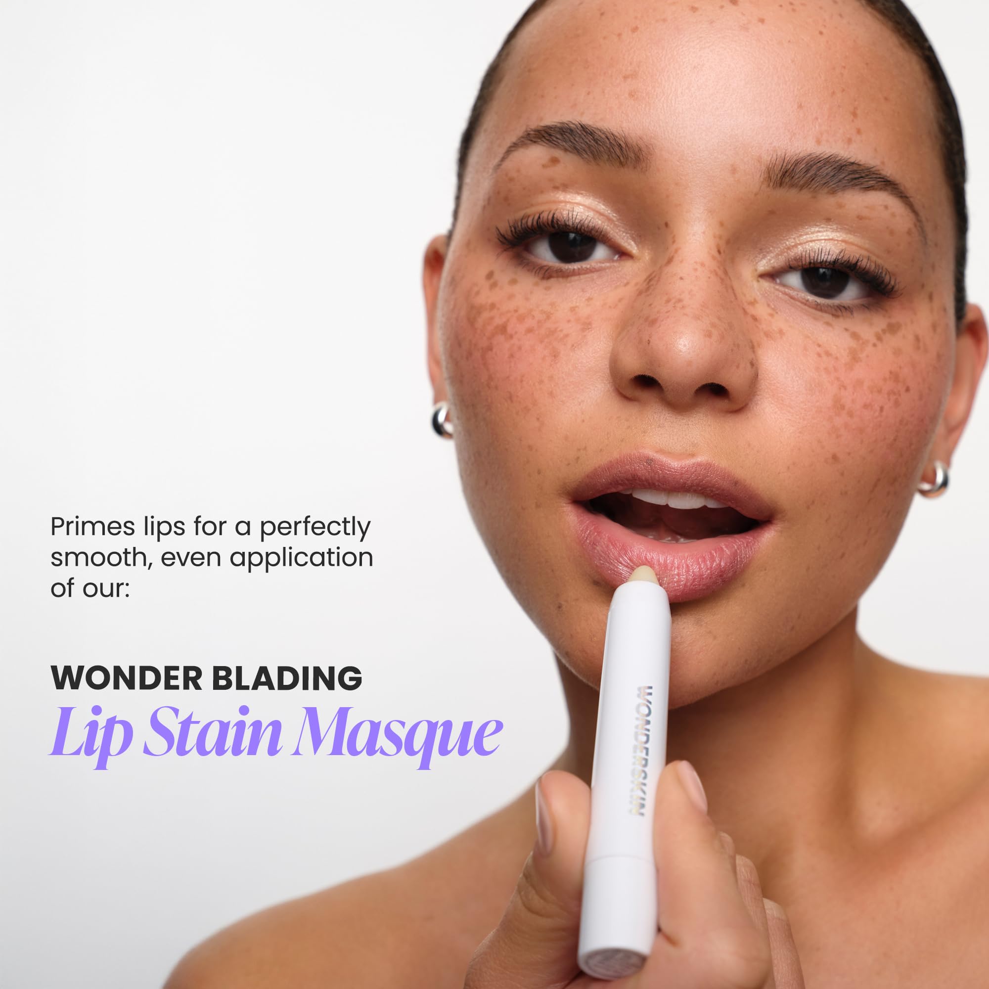 Wonderskin 3-in-1 Lip Scrub twist-up applicator detail