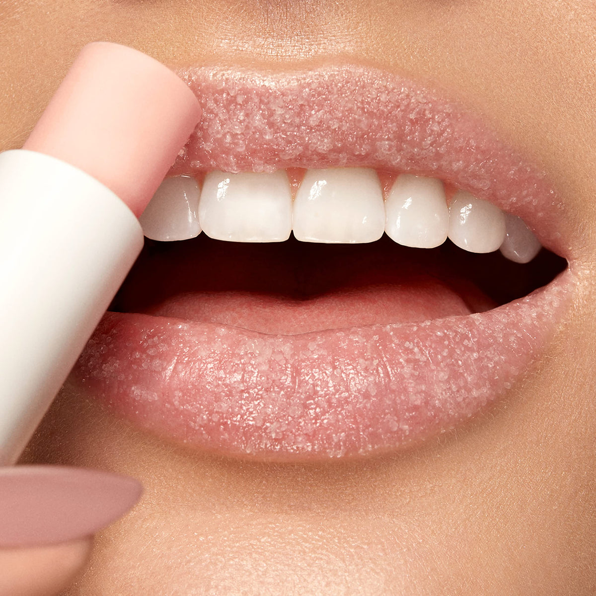Close up of Kiko Milano lip cream flocked applicator.