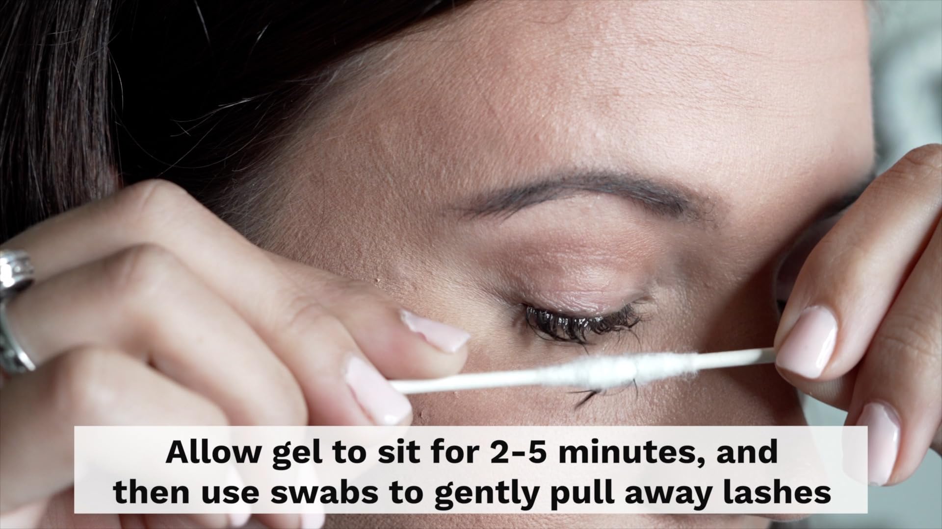 Professional clear eyelash adhesive remover gel suitable for sensitive skin application