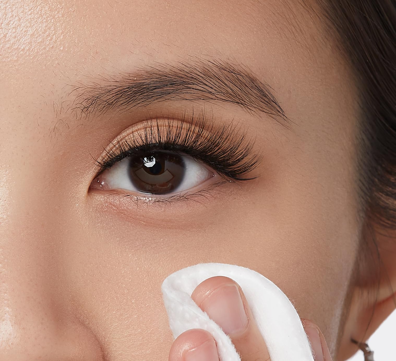 KISS lash shampoo and glue remover bottle for strip lashes