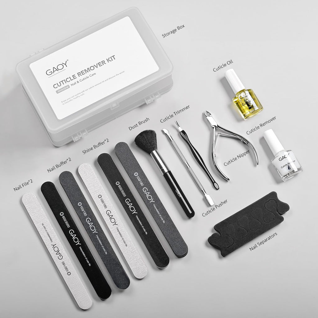 Nail buffers and dust brush included in the grooming kit