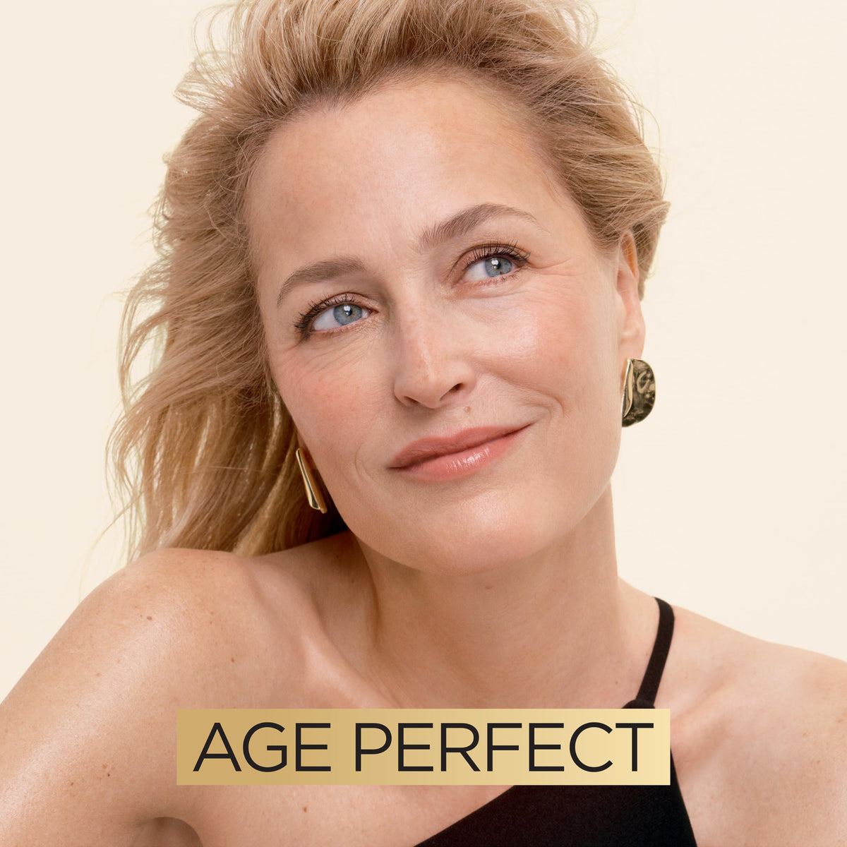 L'Oreal Paris Age Perfect Collagen Expert Night Moisturizer cream swatch