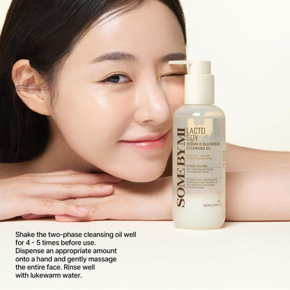 Applying Some By Mi Cleansing Oil for pore care