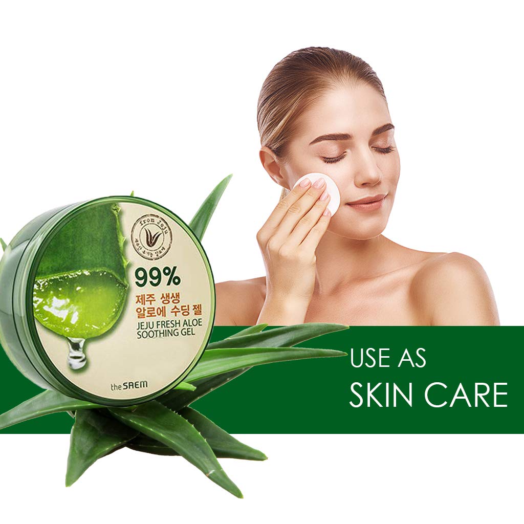 Applying The Saem aloe vera gel on skin