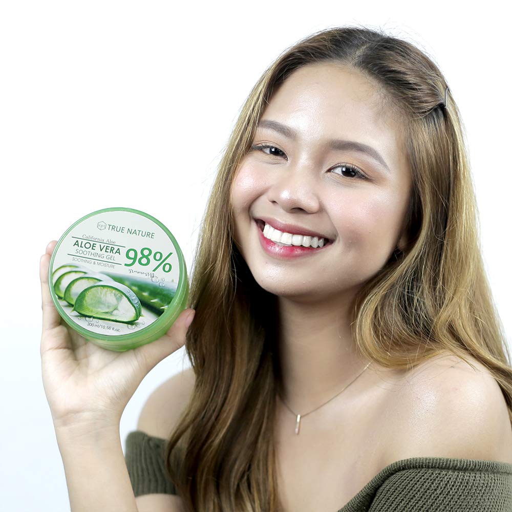 Curofit True Nature Aloe Vera Gel 300ml tub in lifestyle setting