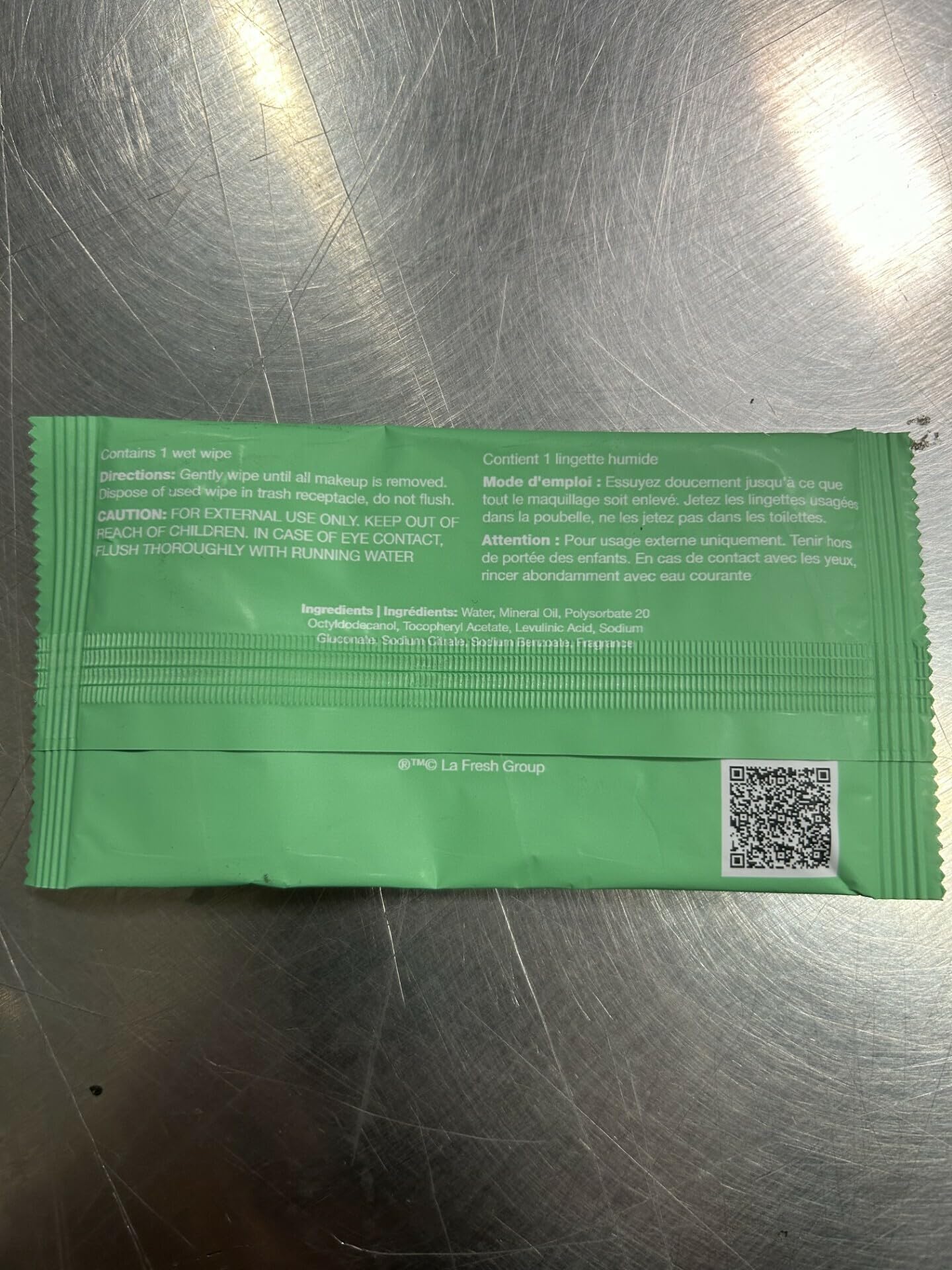La Fresh USA imported travel wipes package contents display