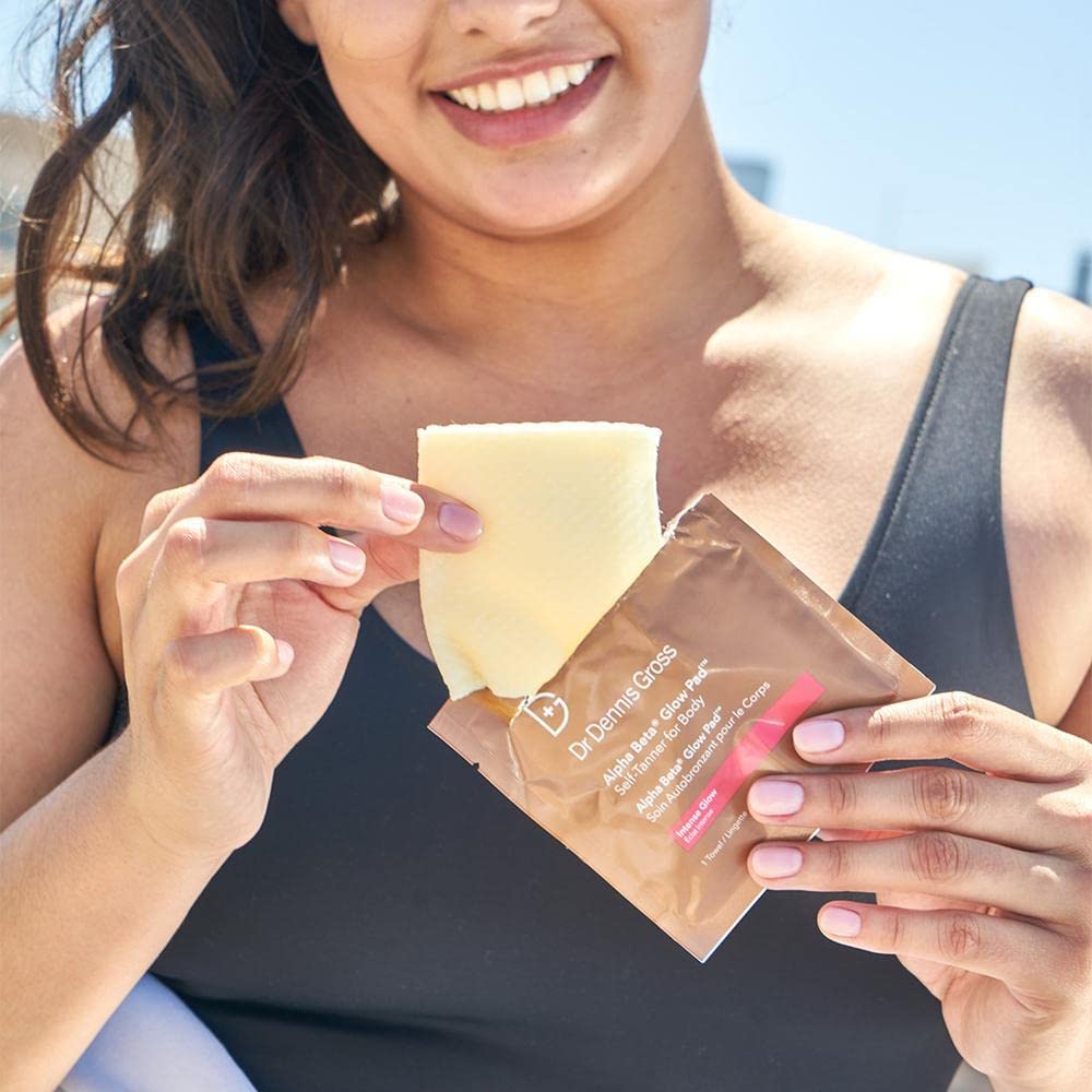 Side profile of Dr. Dennis Gross glow pad face treatment box