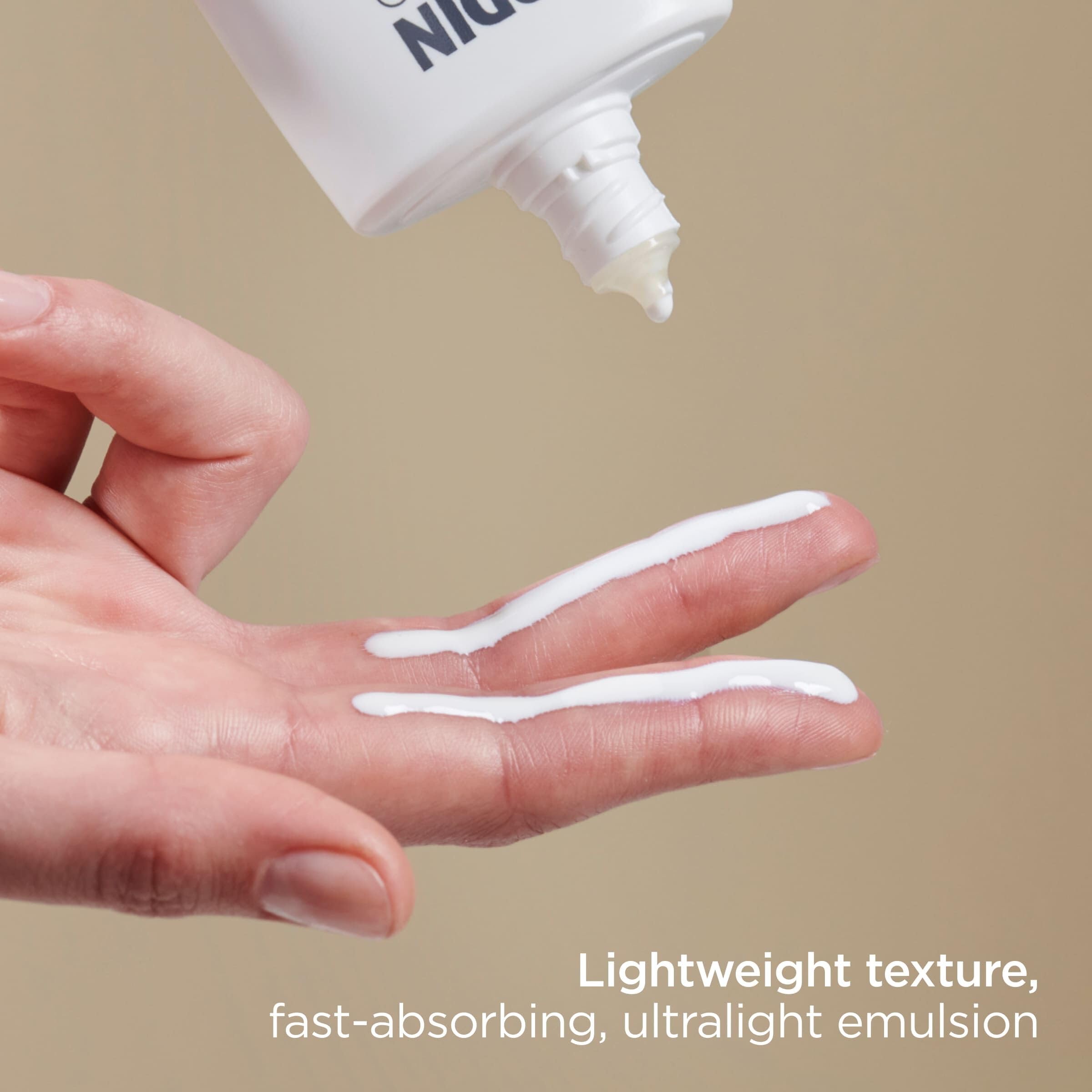 Texture swatch of ISDIN Eryfotona Actinica ultralight emulsion