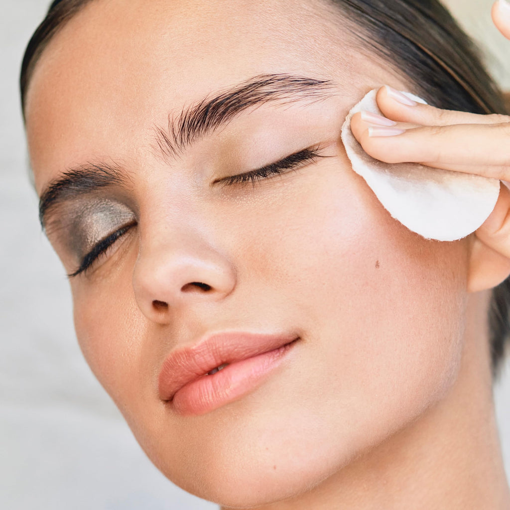 P-Eleven Clarins Gentle Eye Makeup Remover cap and neck detail
