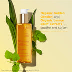 Clarins Total Cleansing Oil texture demonstration