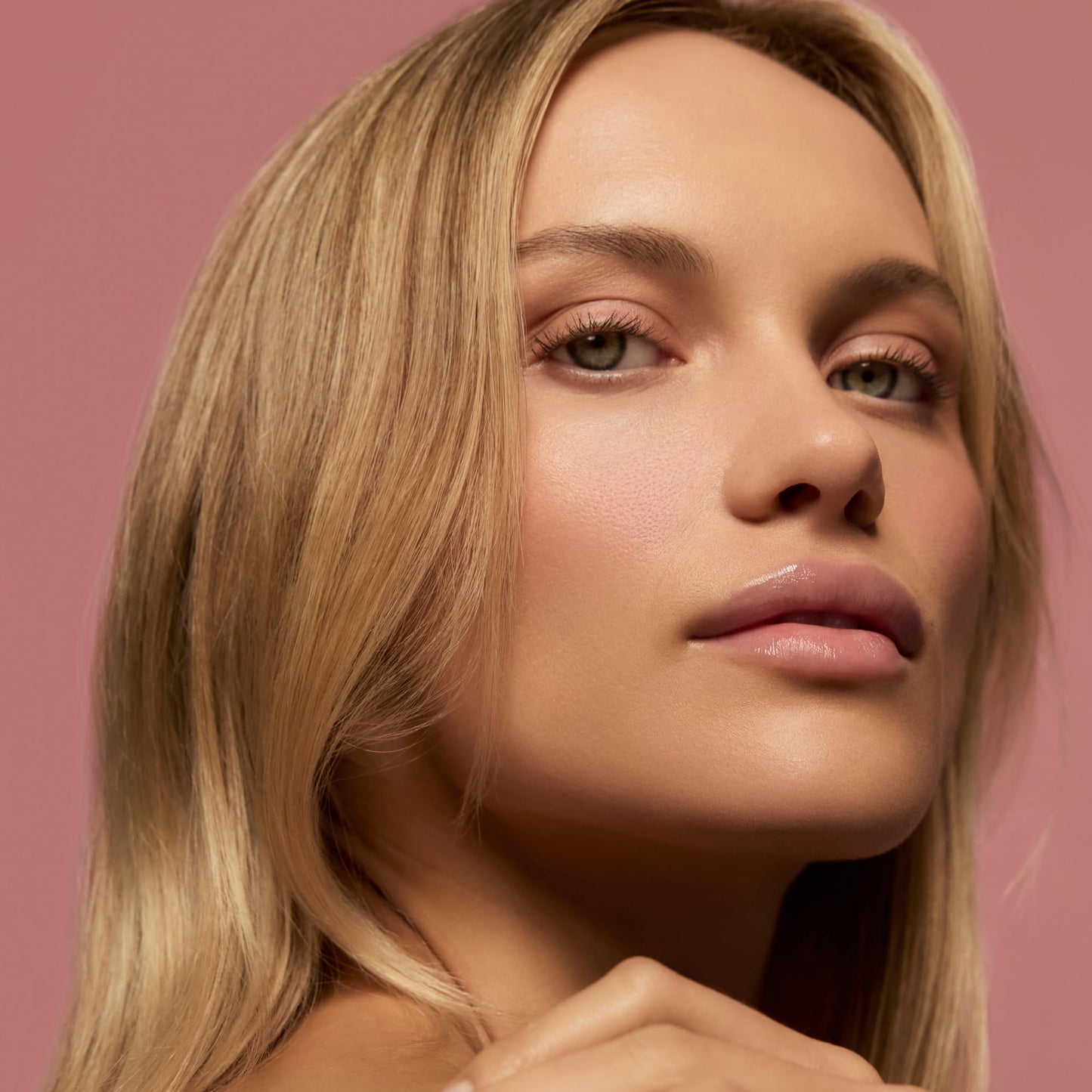 Summer Fridays Dream Lip Oil lifestyle shot