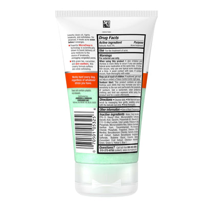 Product closure view showing the secure flip cap of the imported skincare cleanser tube.