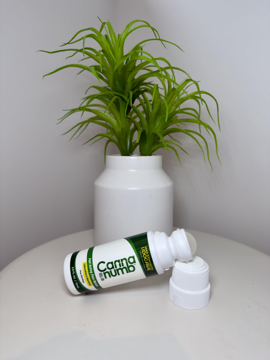 Cannanumb lidocaine and menthol roll on bottle