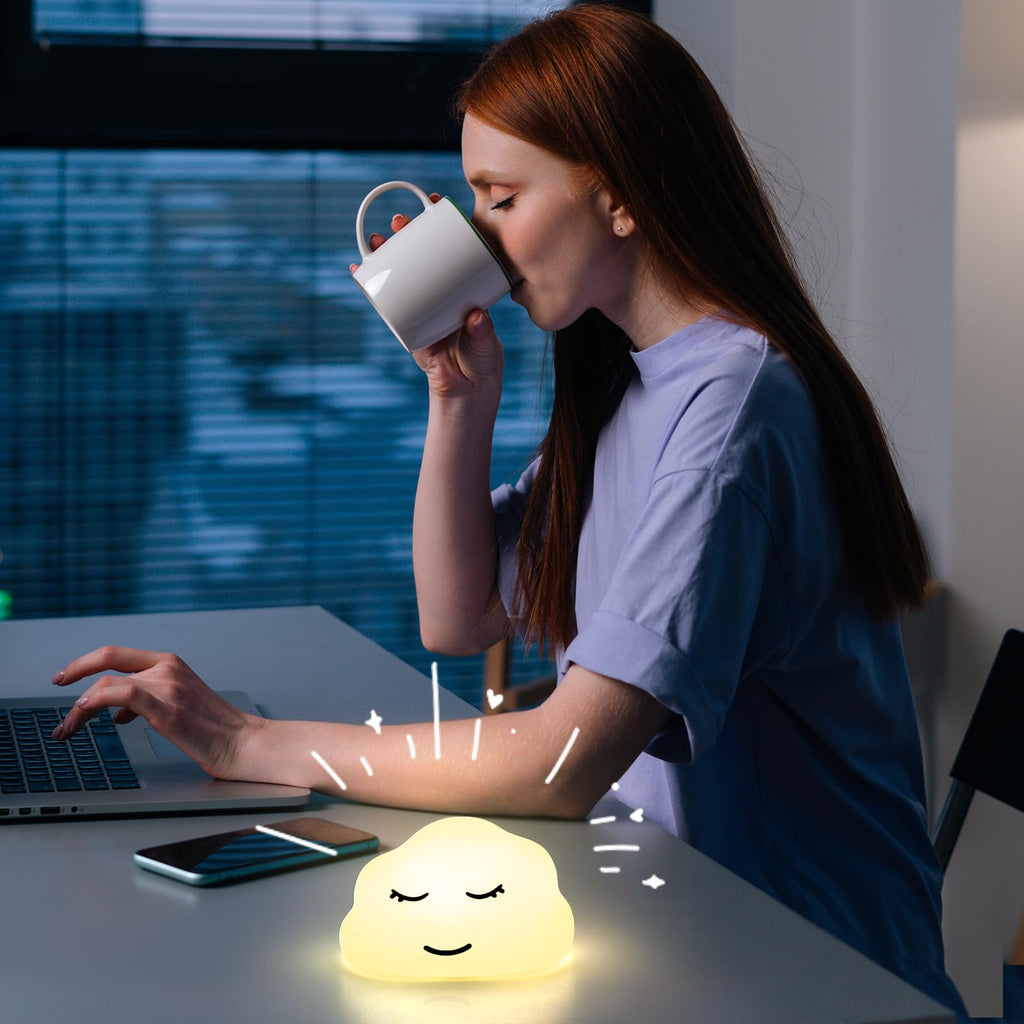 YeeBeny breathing lamp illuminated in yellow hold mode