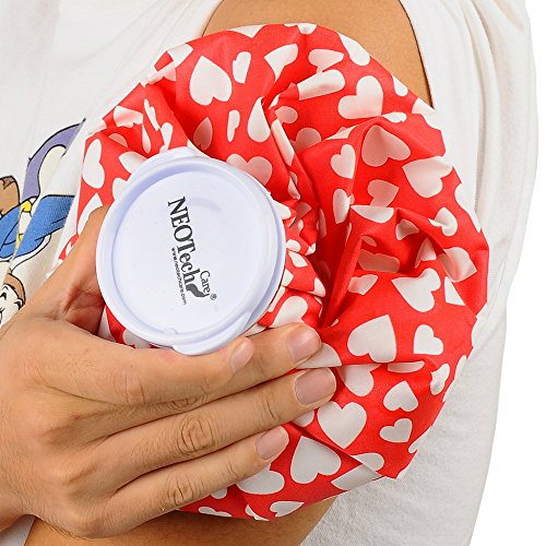 Filling Neotech Care ice bag with ice cubes