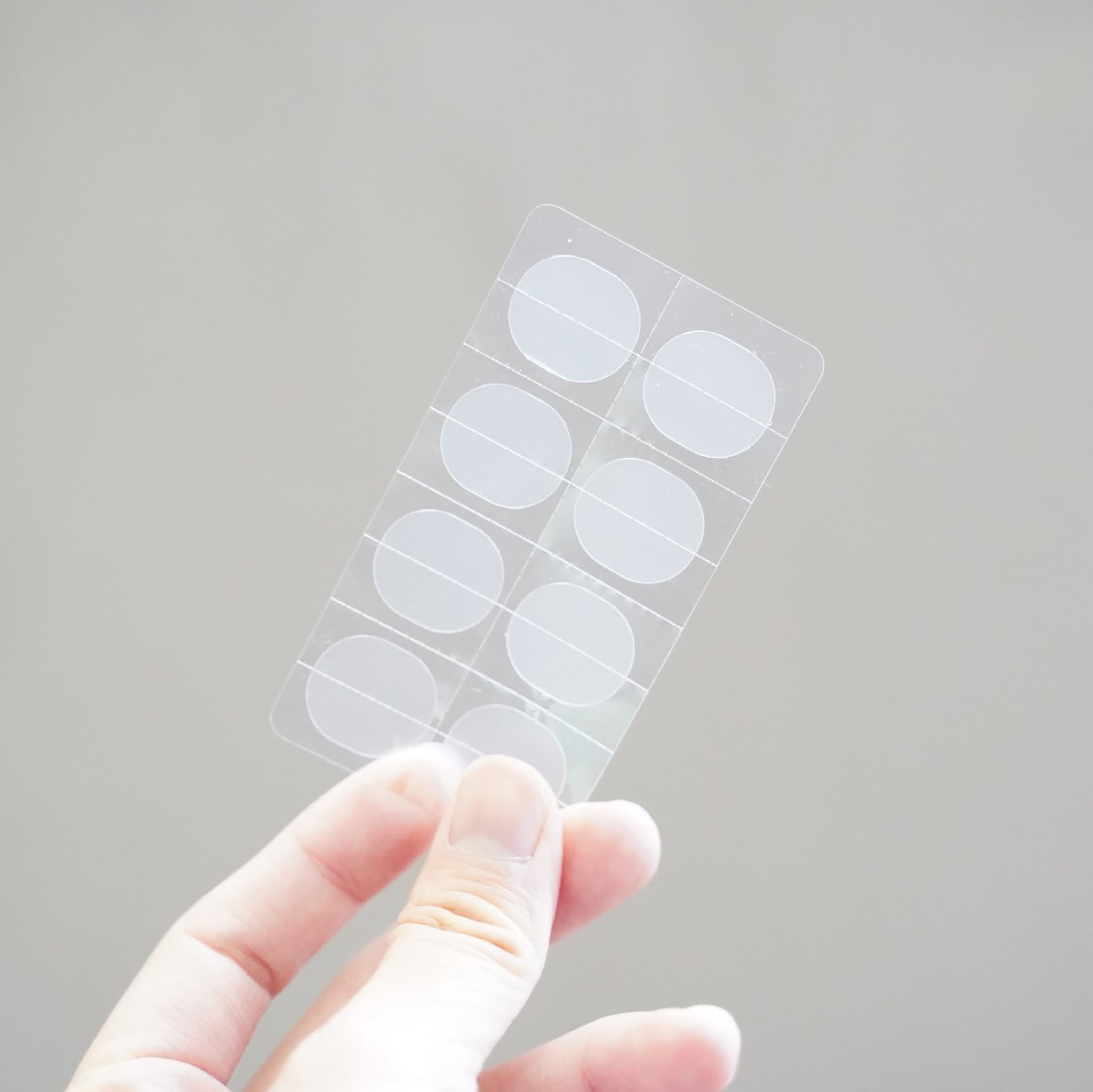 Acculip fever blister treatment patches showcasing the triple action hydrocolloid formula