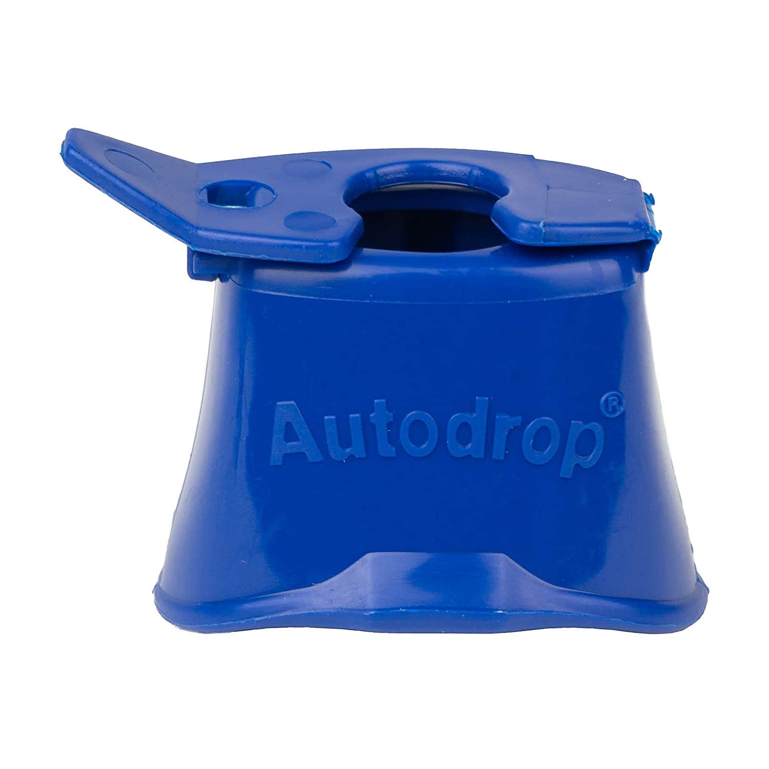 Peermax eye drop aid positioned over eye showing lower eyelid pocket feature