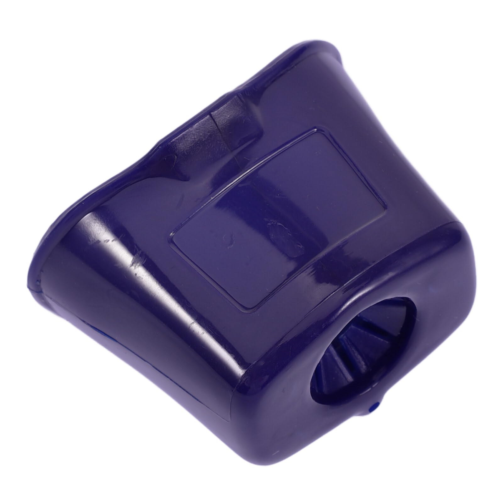 Close up look at the ergonomic eye socket alignment rim of the portable Beavorty dropper aid.