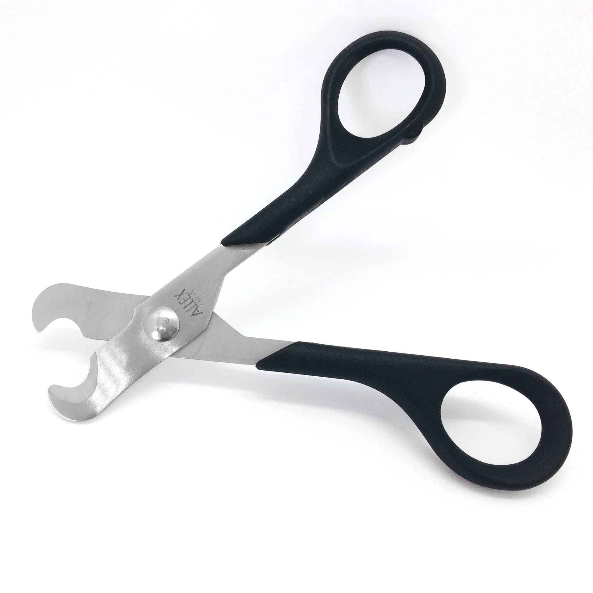 Hayashi Cutlery tablet splitter scissors showcasing the precision blade edge designed to prevent medicine powdering.