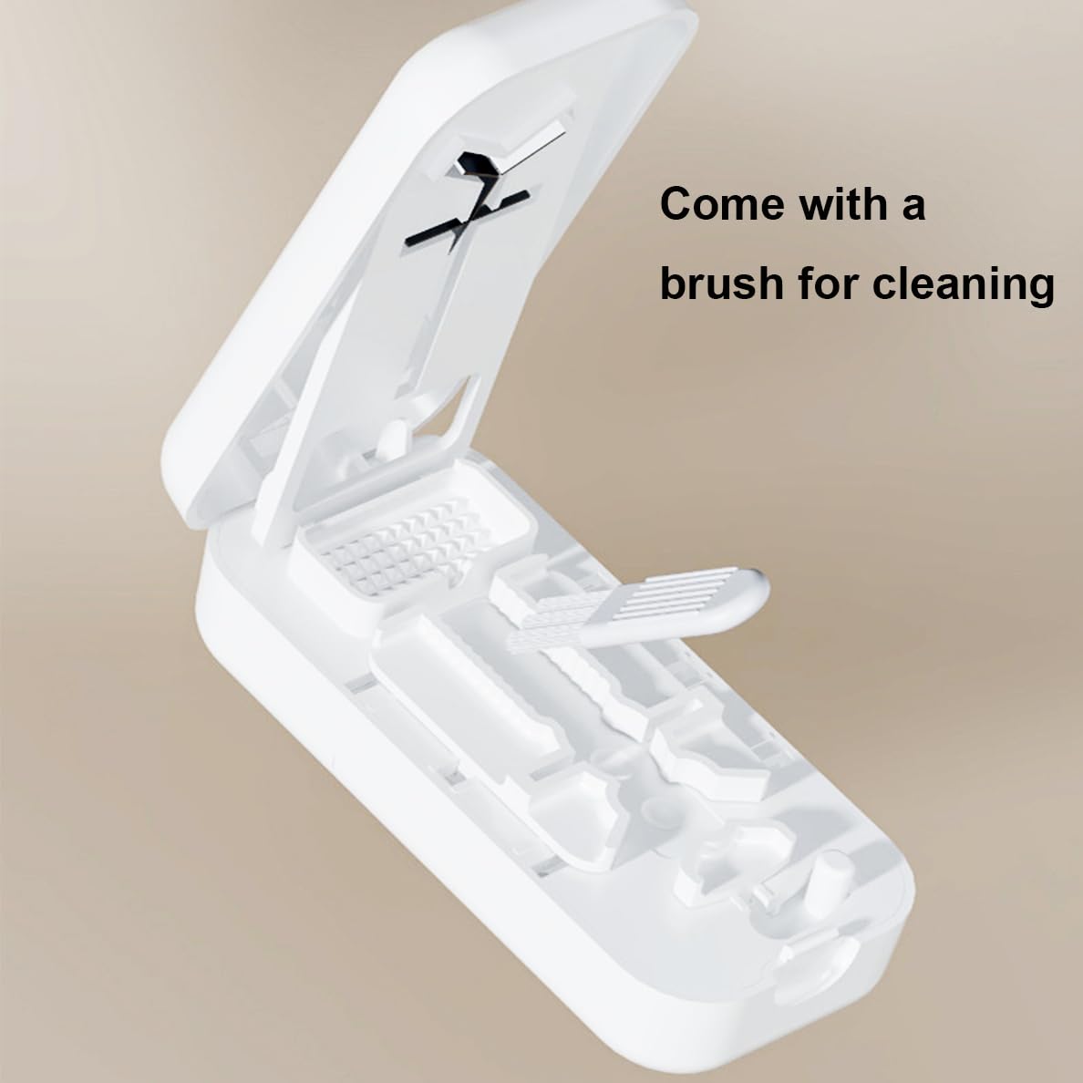 YULIKIKER medication splitter demonstrating fraction alignment for quarters and halves