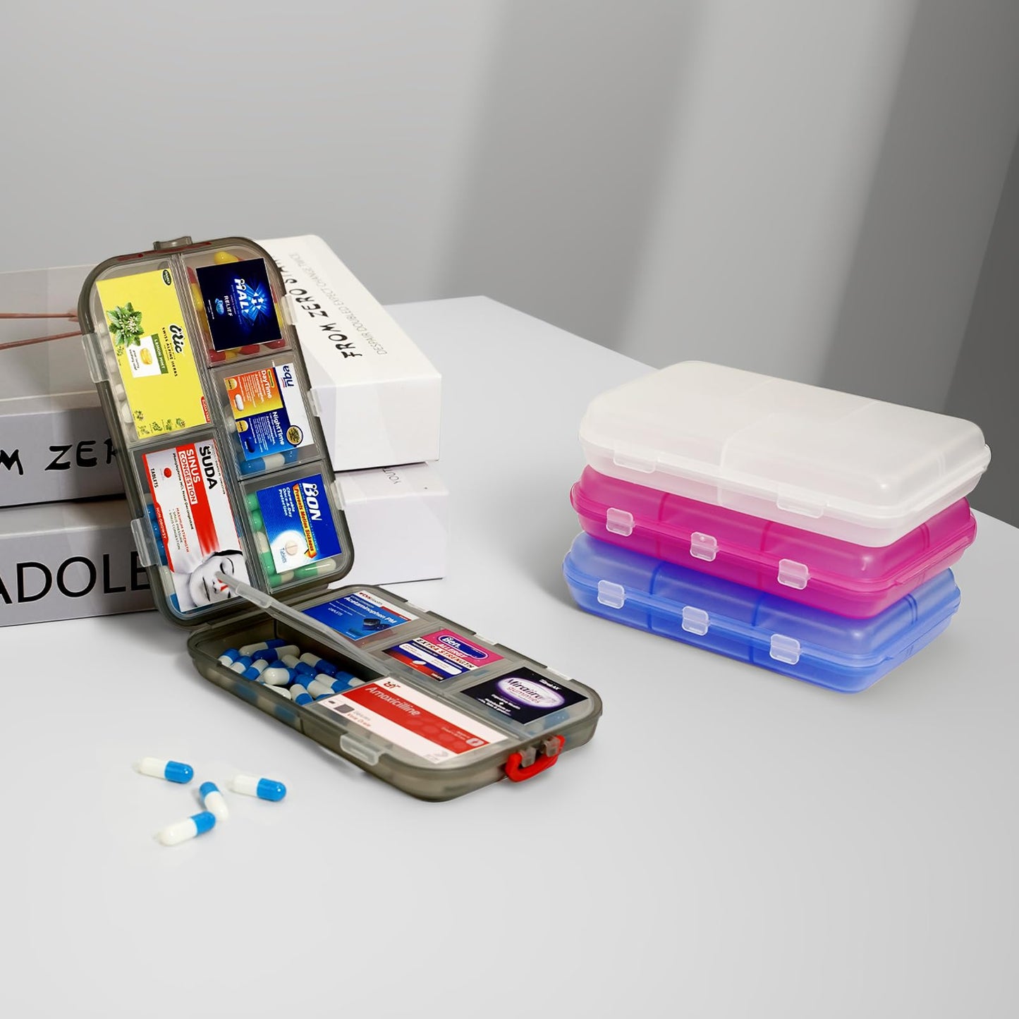 SESIIduo compact foldable medicine dispenser displaying the light protecting frosted material texture.