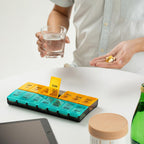 Compact and portable layout of the Mossime XL weekly day and night pill box.