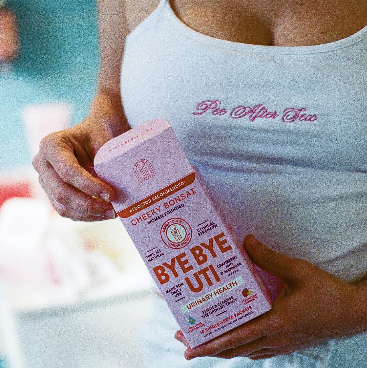 Cheeky Bonsai sugar-free vegan urinary tract support powder close up