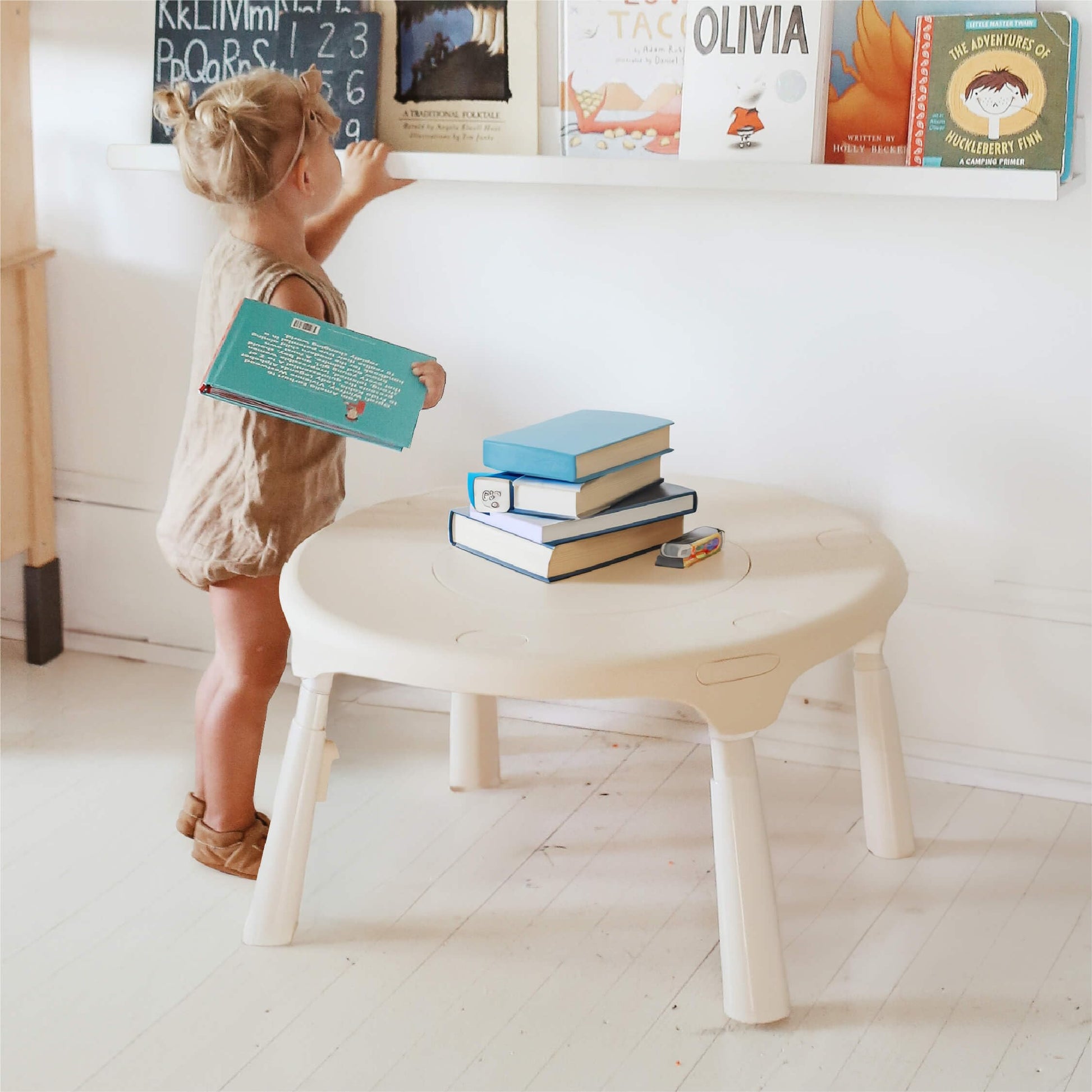 Oribel PortaPlay activity center with stage-based toys